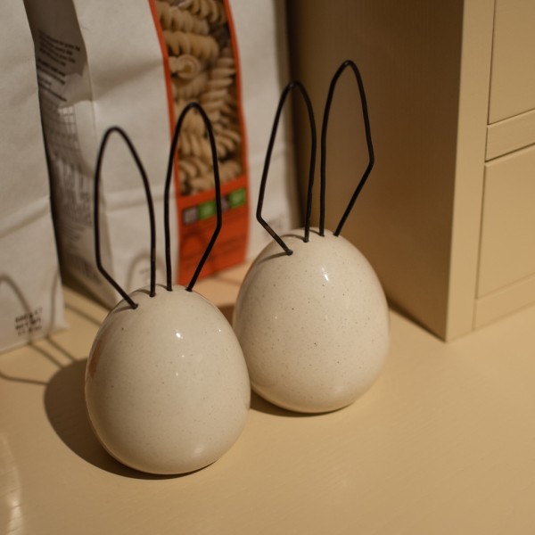 Osterskulptur_Hoppel_-_Vanilla_Wohnfuehl-Shop_UG_02.jpg